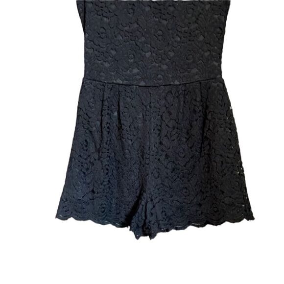Monteau black lace short sleeve romper. Size small - Picture 7 of 8
